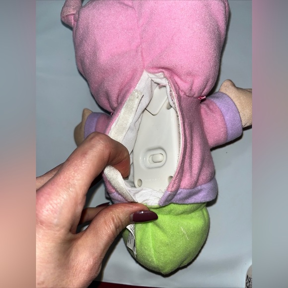 Gloworm Pink Green Glow Worm Hasbro 2008 Musical Night Light Doll use batteries - Picture 11 of 13